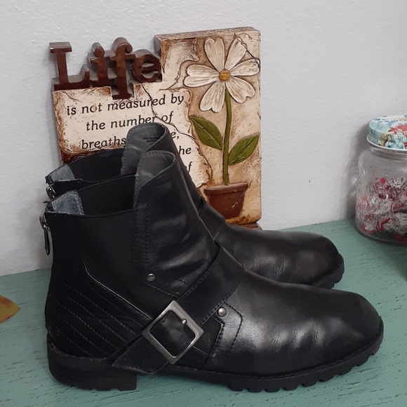 ADRIANNE VITTADINI SZ 7.5 - Picture 2 of 9